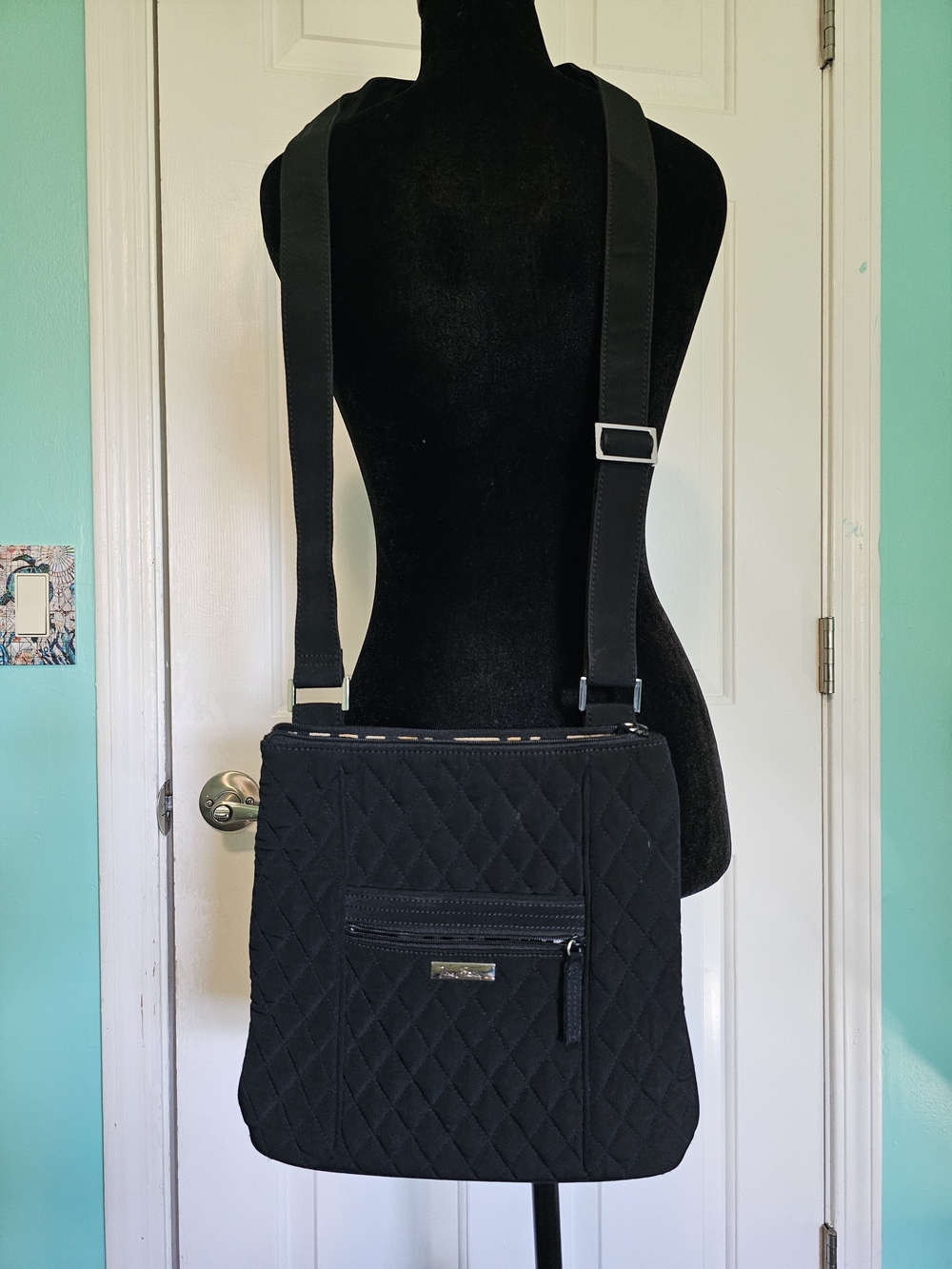 Vera Bradley Black Quilted Crossbody w/ Adjustable Strap OS